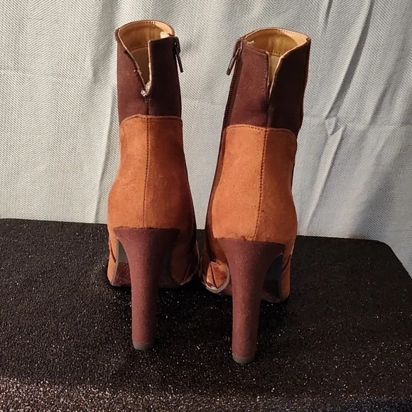 Y-Not Ankle Boots - Picture 3 of 6